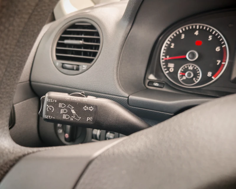 VW Caddy MAXI фабрична газ, снимка 14 - Автомобили и джипове - 51091493