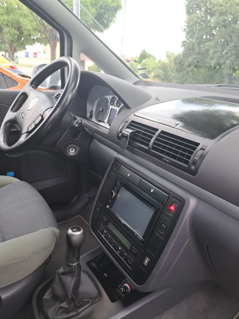 VW Sharan, снимка 7 - Автомобили и джипове - 51882678