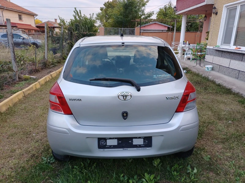 Toyota Yaris 1.0, снимка 7 - Автомобили и джипове - 52635100