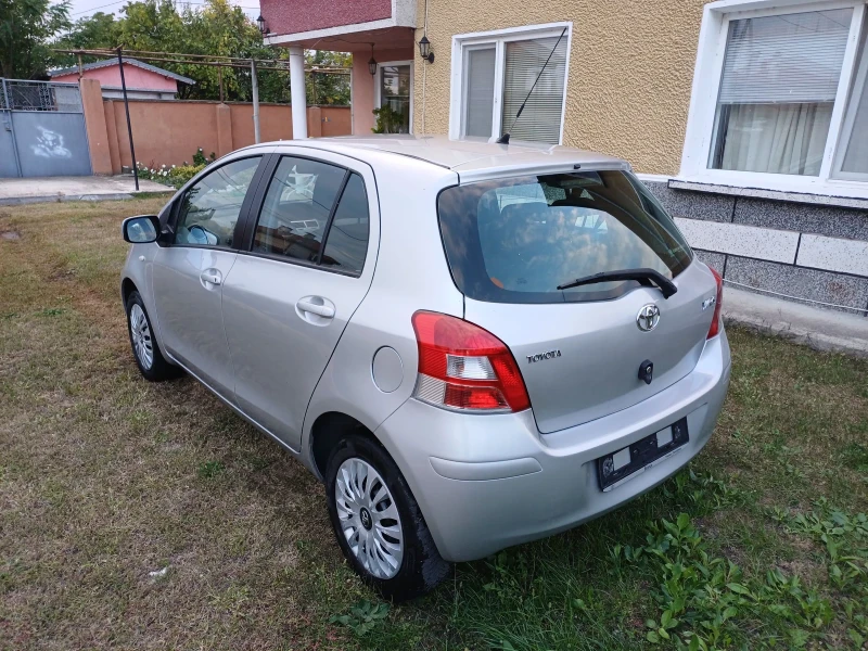Toyota Yaris 1.0, снимка 4 - Автомобили и джипове - 52635100