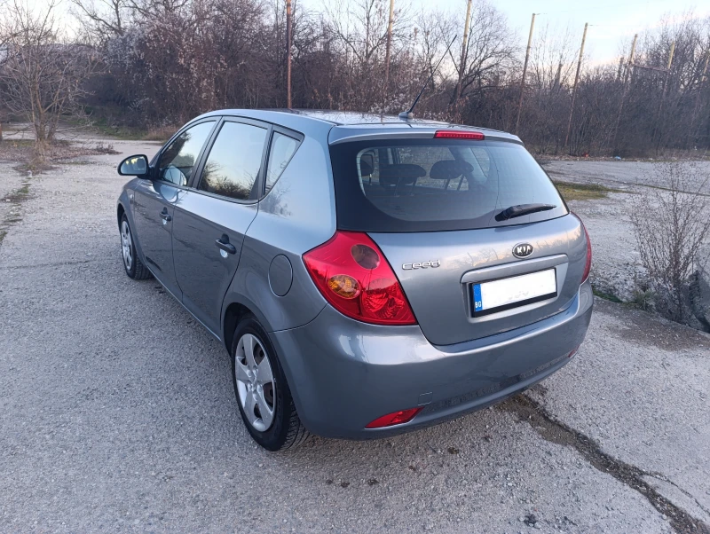 Kia Ceed 1.6i, снимка 7 - Автомобили и джипове - 53102509