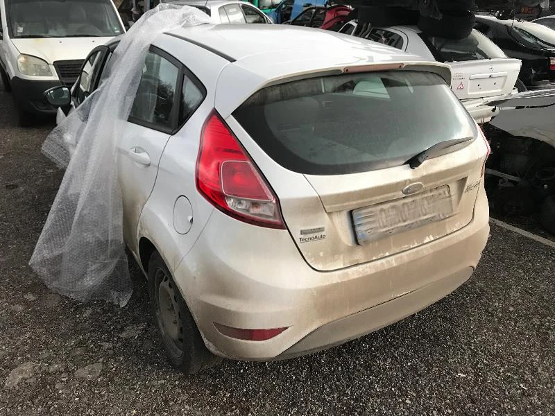 Ford Fiesta 1.5TDCi, 75кс., снимка 3 - Автомобили и джипове - 24355345