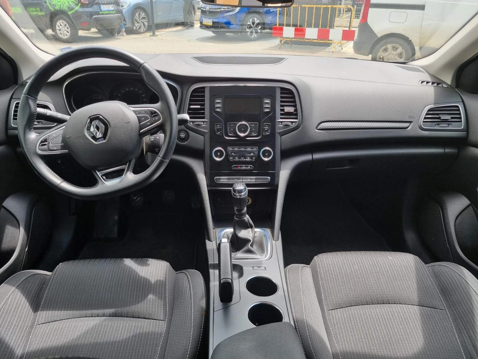 Renault Megane  115 к.с. бензин BVM5 - изображение 7