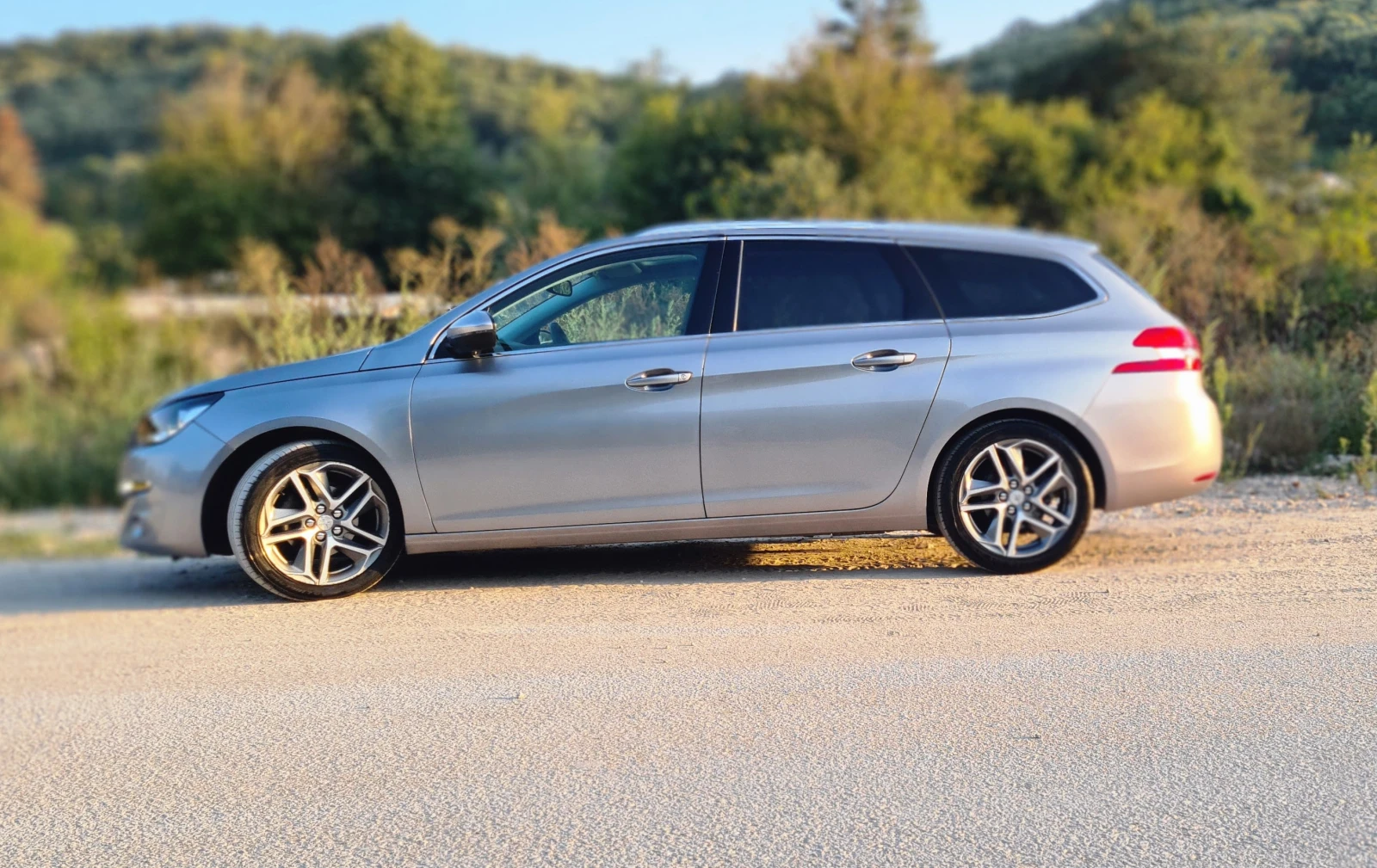 Peugeot 308 1.2i 110hp - изображение 2