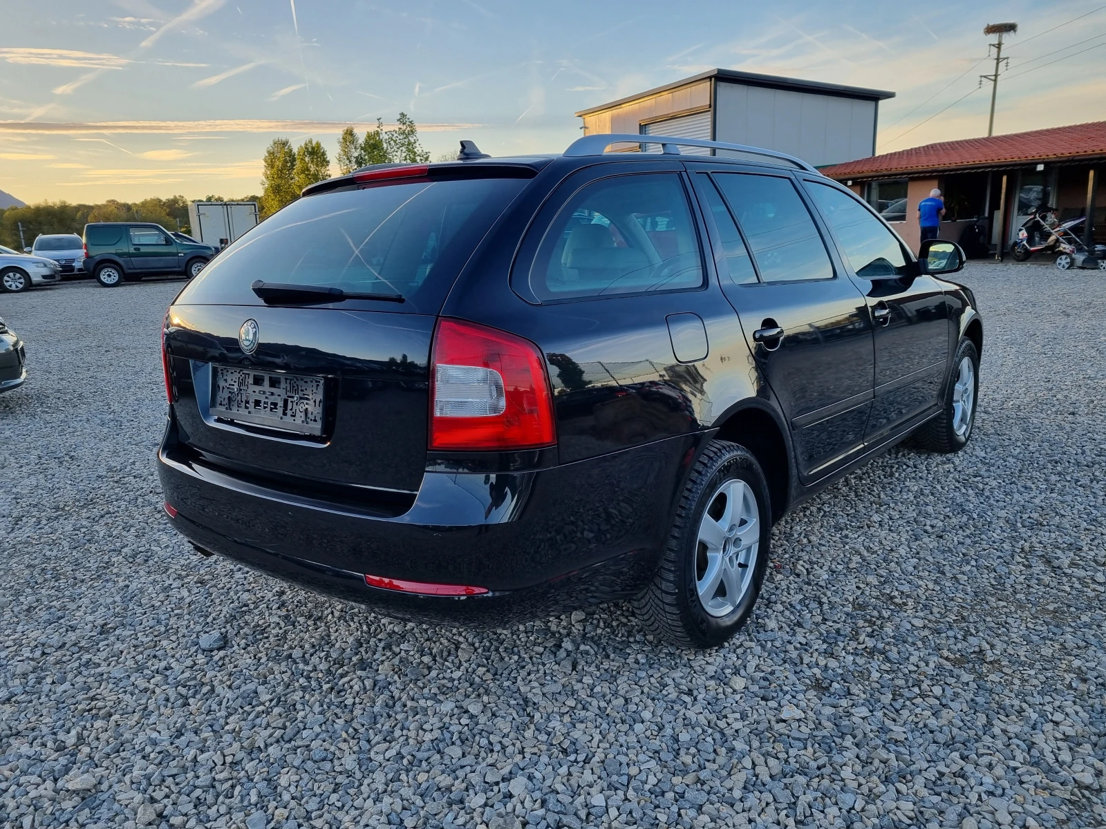 Skoda Octavia 2.0TDI-DSG-4X4-AUTOMAT - изображение 5