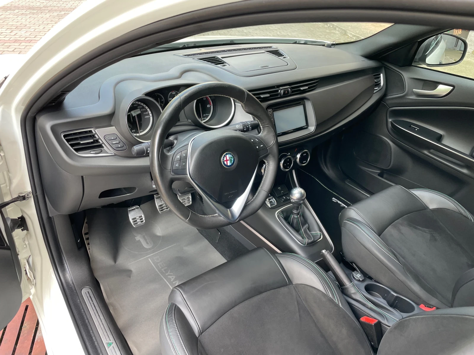 Alfa Romeo Giulietta 2.0 QV-LINE - изображение 10