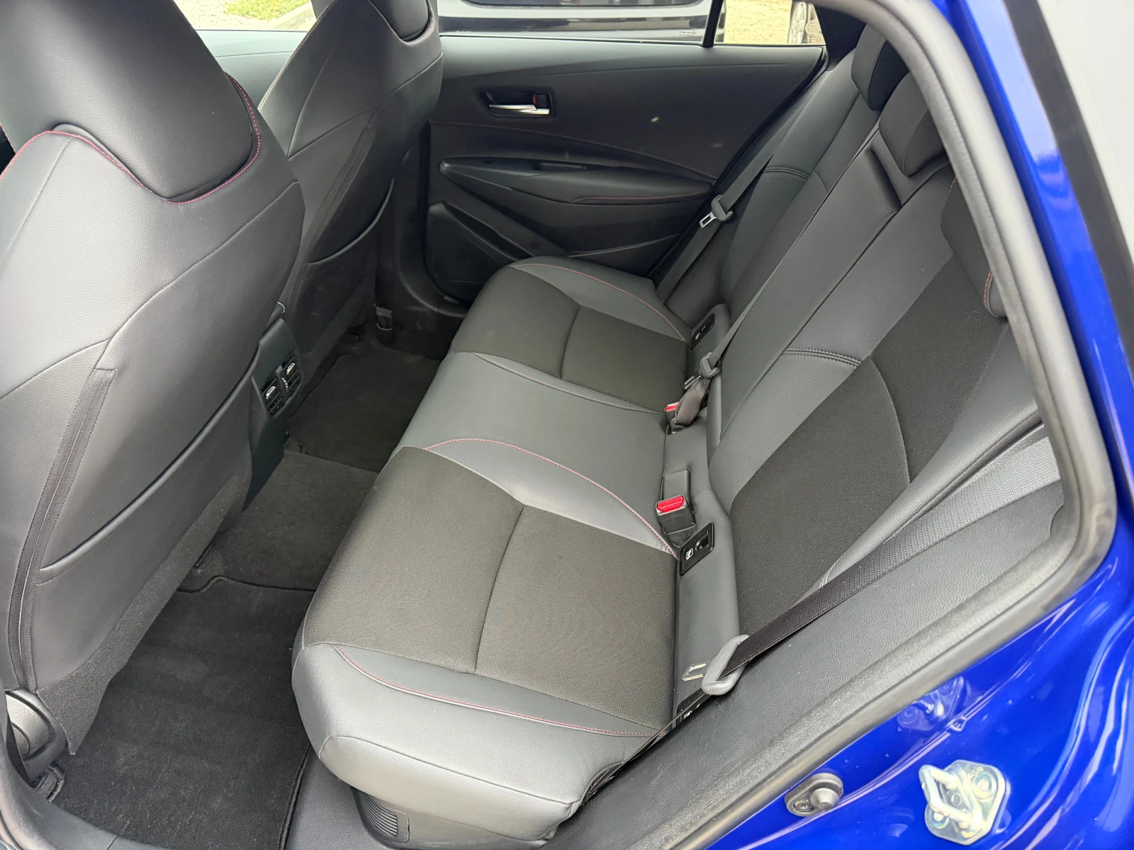 Toyota Corolla 1.8h 140�.� GR 38000��. �������� | Mobile.bg � ����������� 12