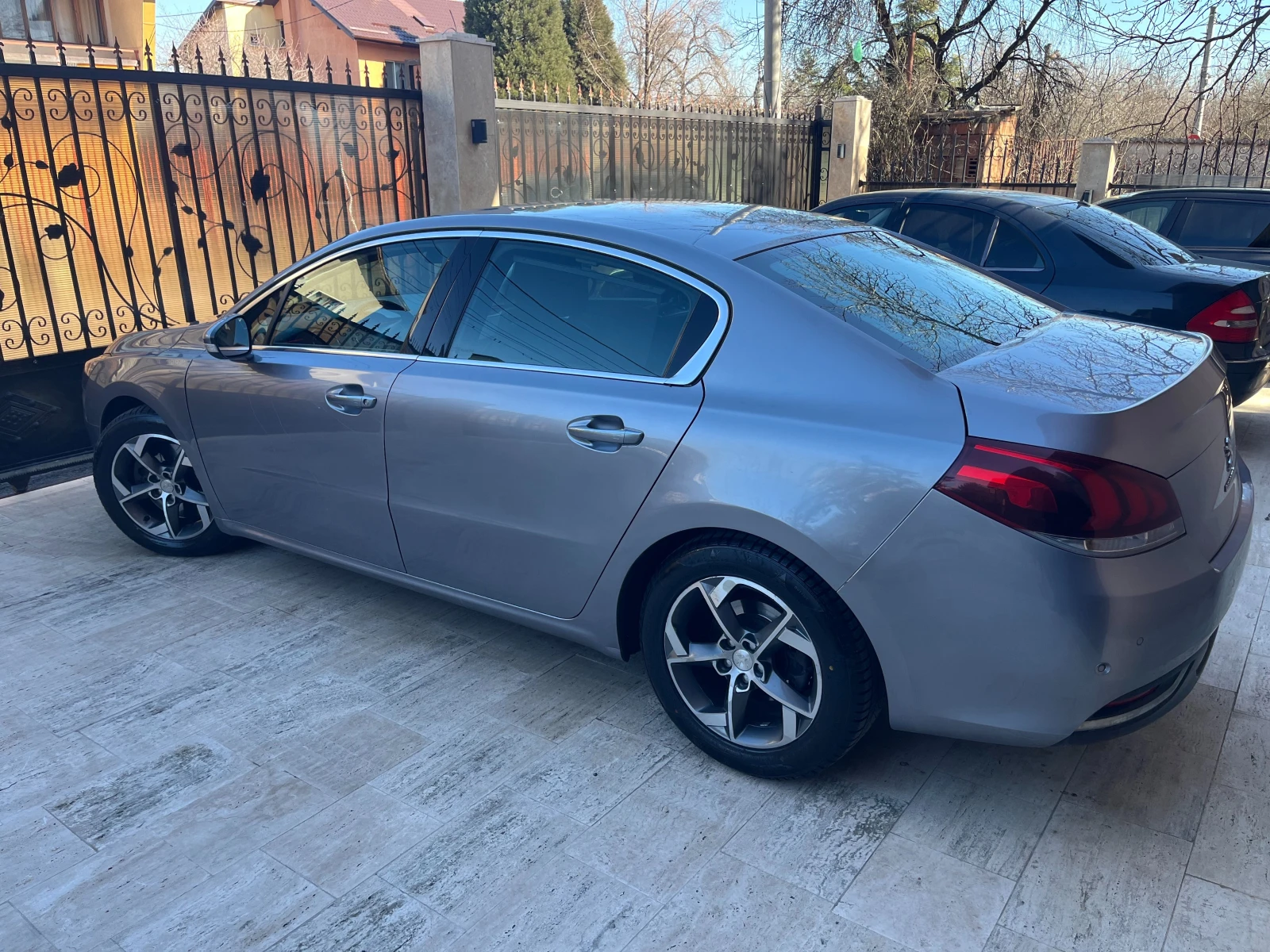 Peugeot 508 2.0 blue HDI - изображение 2