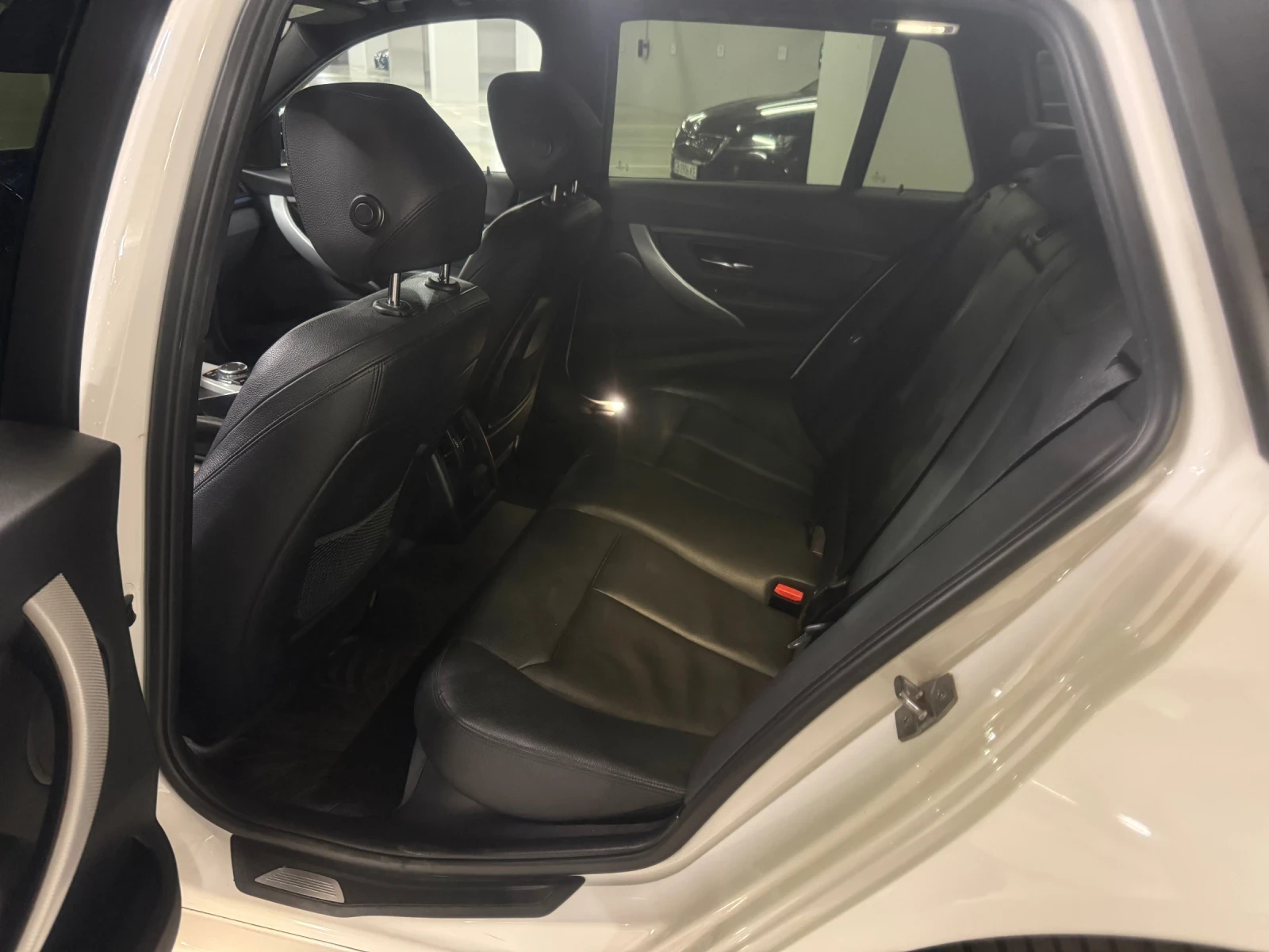 BMW 335 D X-drive M-pack & Comfort pack, снимка 16 - Автомобили и джипове - 56303651