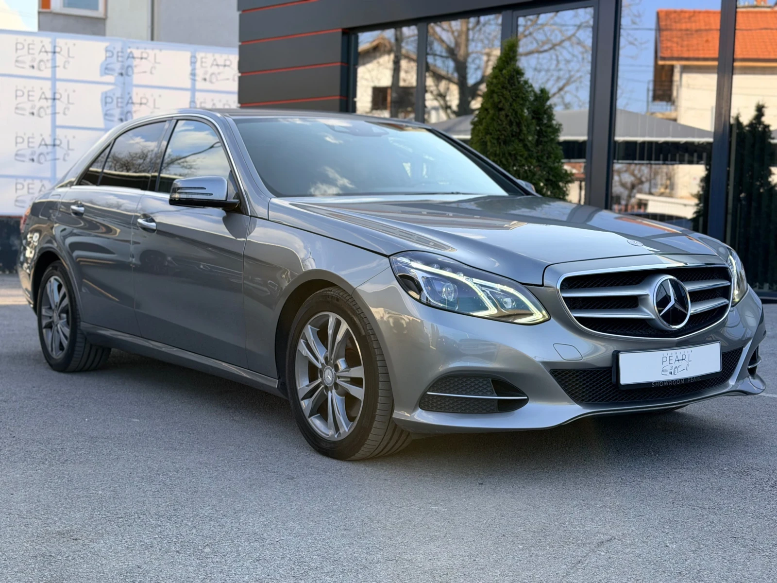 Mercedes-Benz E 350 d 4Matic Avantgarde Distronic Keyless Exclusive, снимка 3 - Автомобили и джипове - 53848233