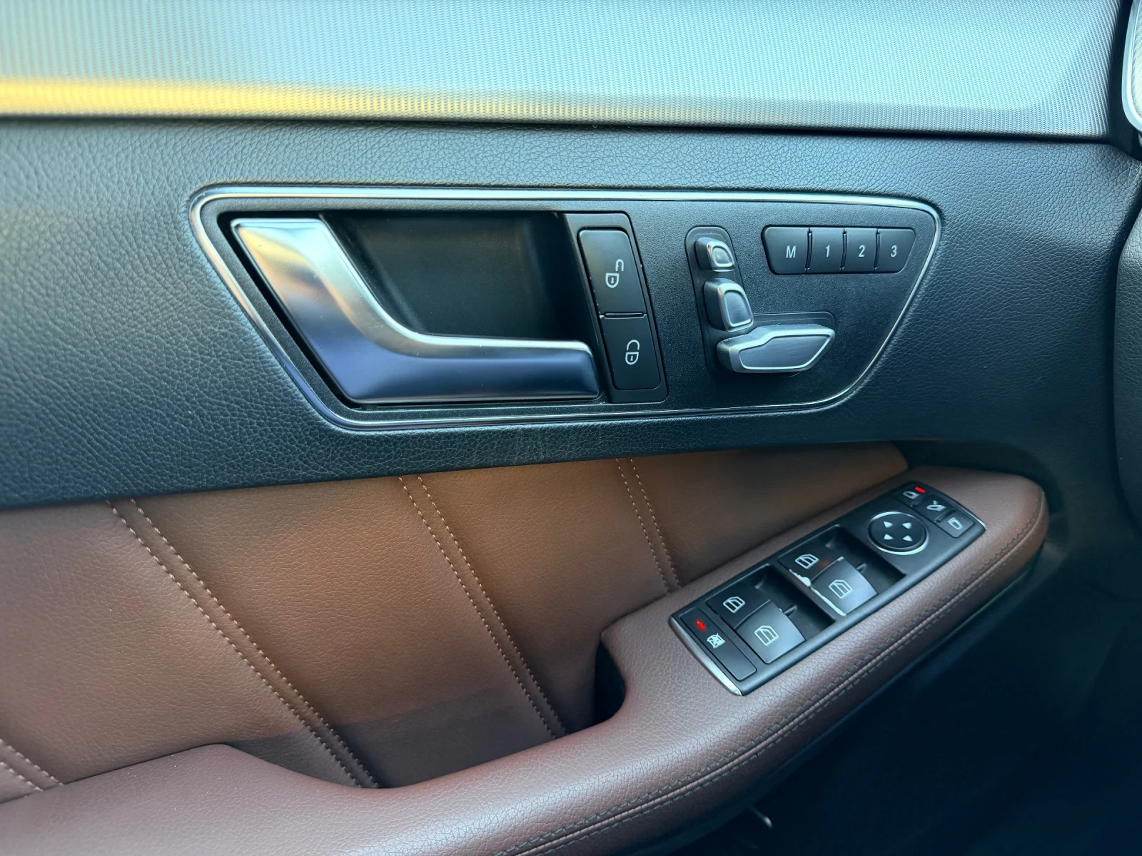 Mercedes-Benz E 350 d 4Matic Avantgarde Distronic Keyless Exclusive, снимка 11 - Автомобили и джипове - 53848233