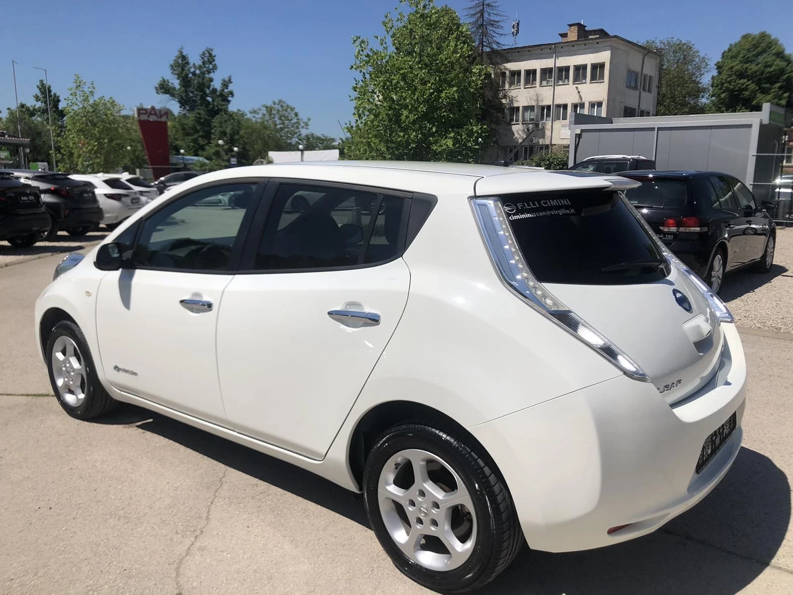 Nissan Leaf , снимка 6 - Автомобили и джипове - 54555602