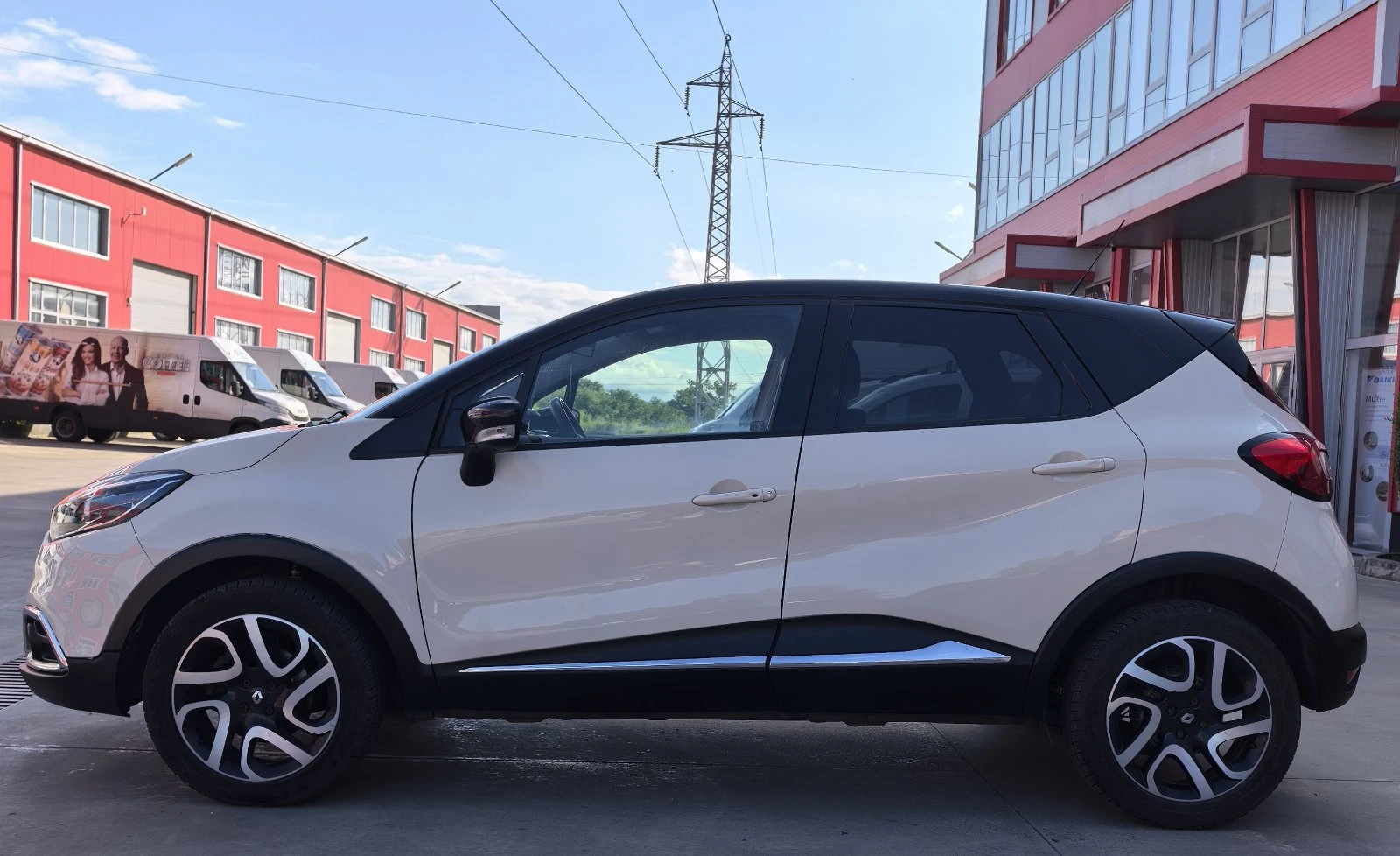 Renault Captur 1.5 dCi Energy Excite, снимка 8 - Автомобили и джипове - 54658794