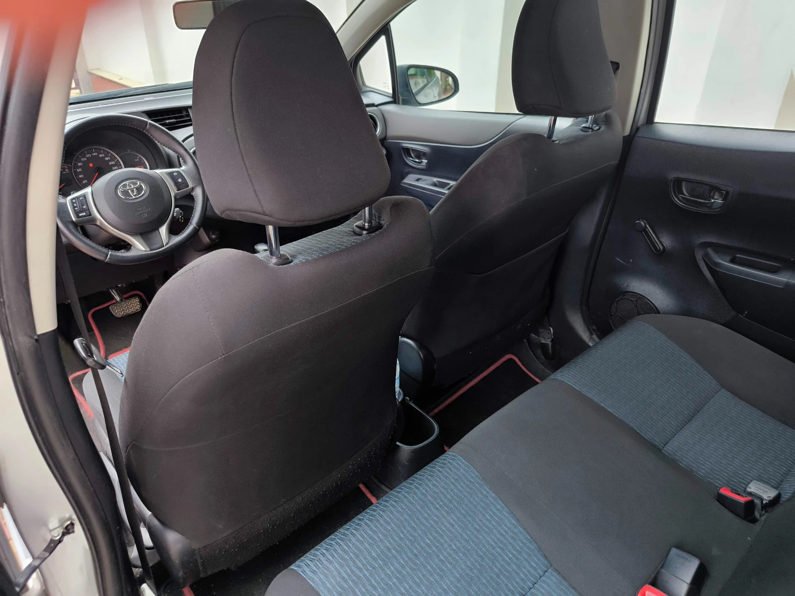 Toyota Yaris, снимка 10 - Автомобили и джипове - 54725815