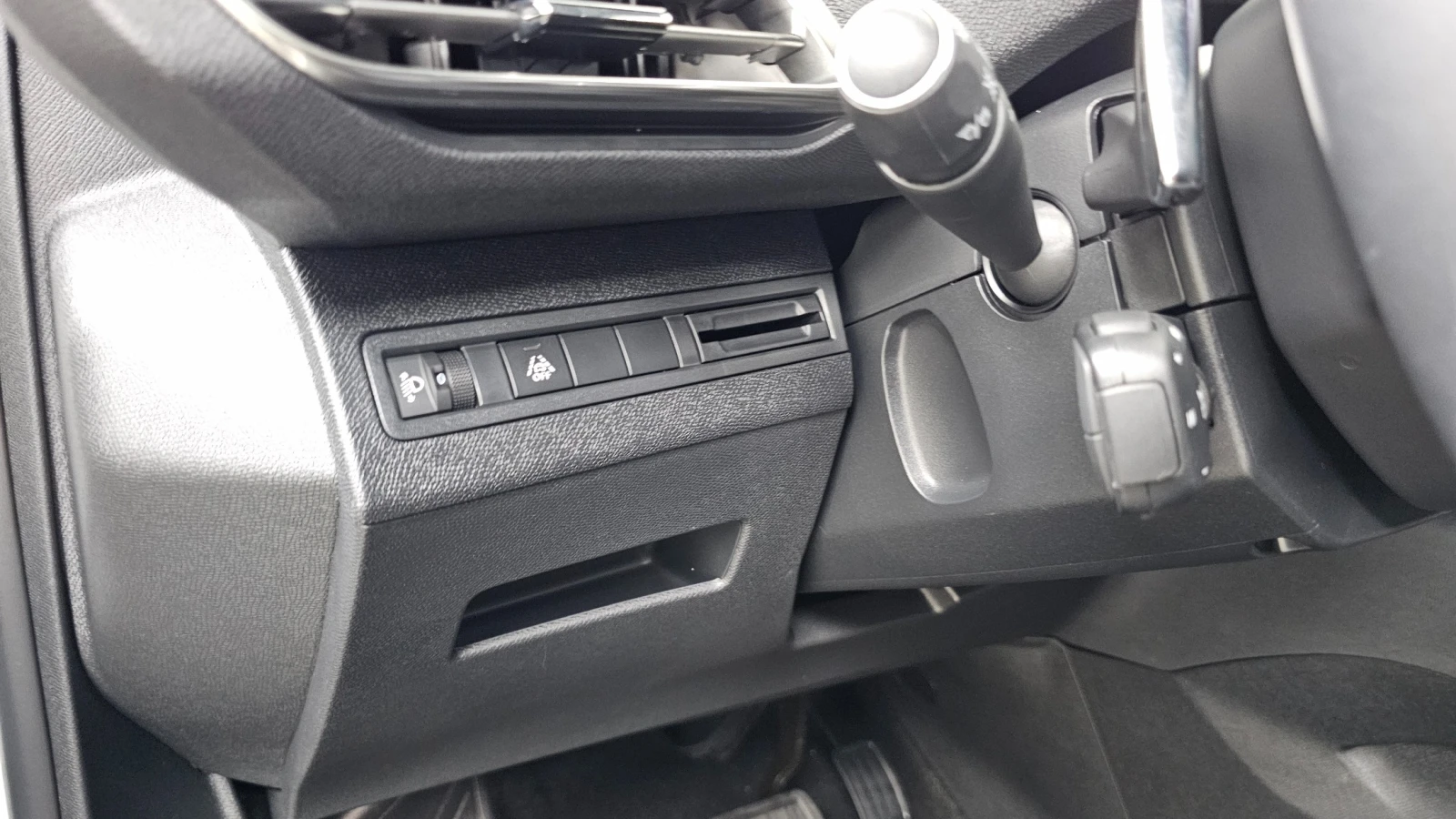 Peugeot 3008, снимка 14 - Автомобили и джипове - 54863735