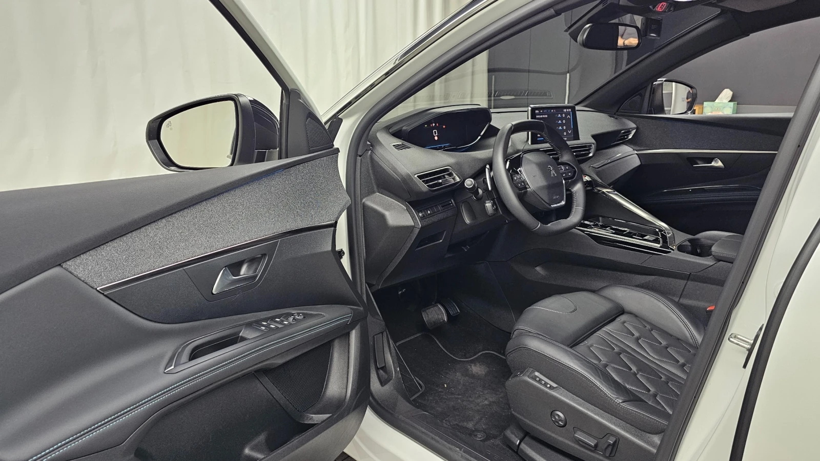 Peugeot 3008, снимка 11 - Автомобили и джипове - 54863735