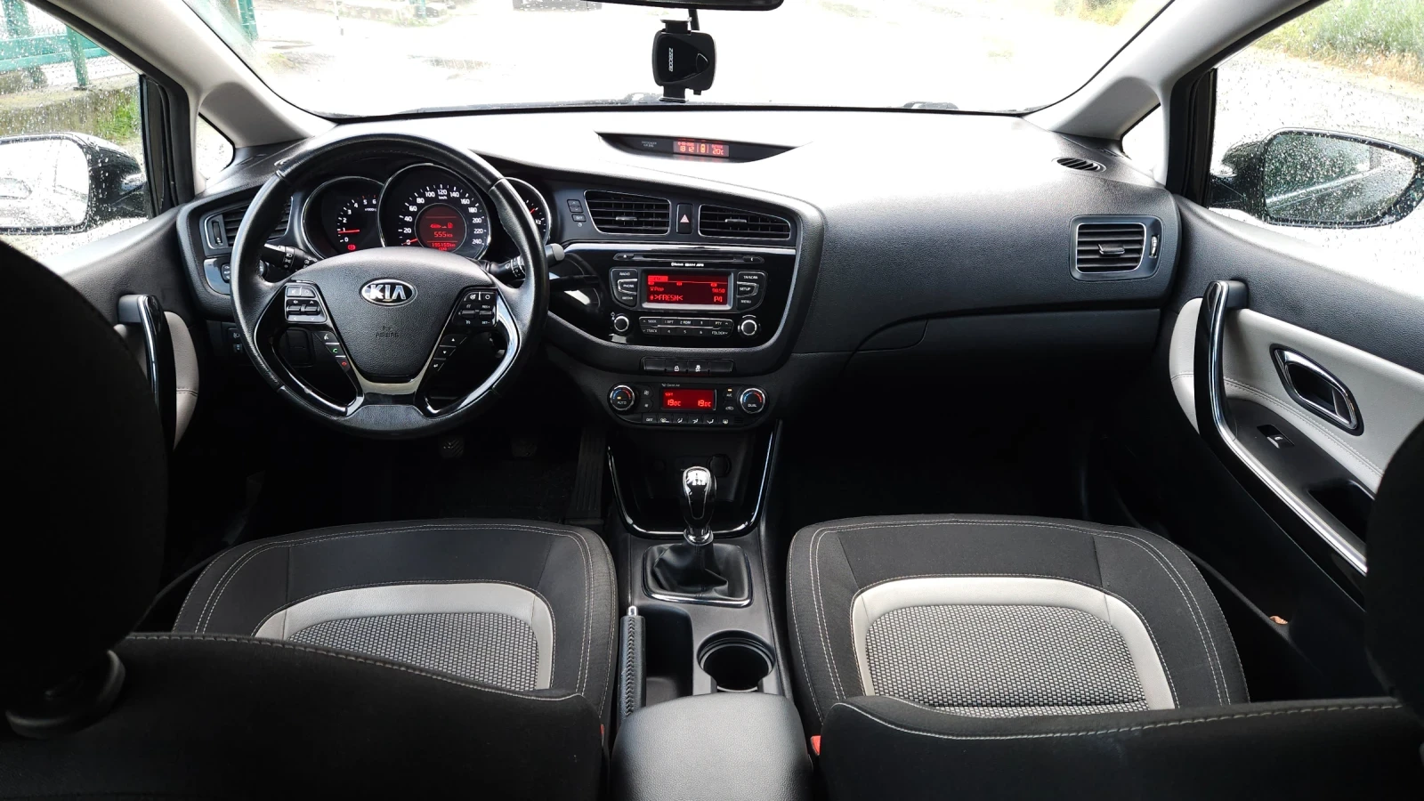 Kia Ceed CRDI, снимка 8 - Автомобили и джипове - 54961334