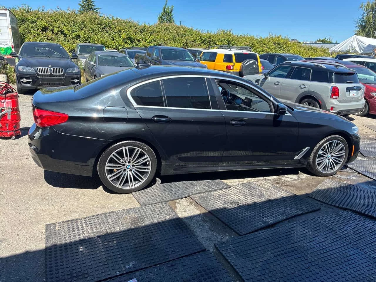 BMW 530 * 530i xDrive* АВТОКРЕДИТ БЕЗ ПЪРВОНАЧАЛНА ВНОСКА*, снимка 3 - Автомобили и джипове - 55439787