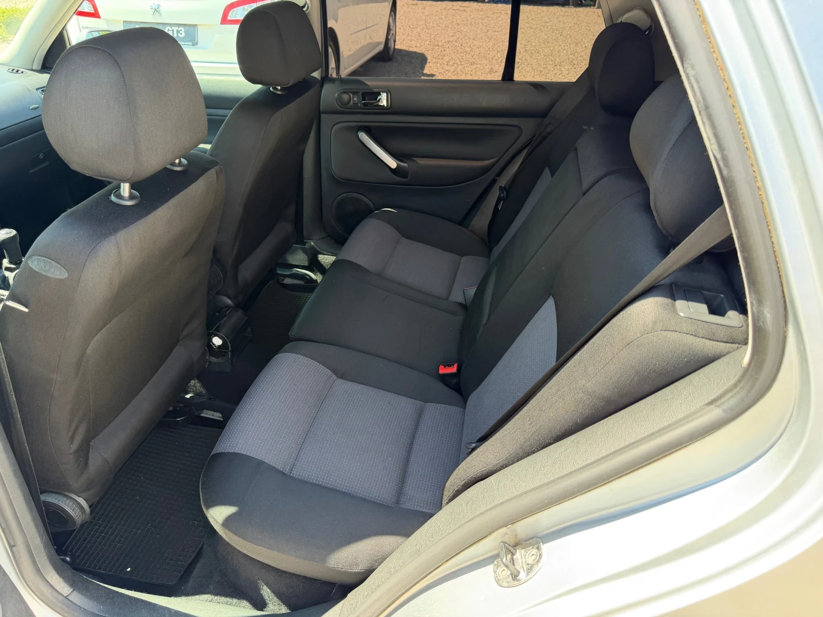 VW Golf 1.9TDI 131к.с 6ск. 2003г. H-line 242000км., снимка 12 - Автомобили и джипове - 55626104