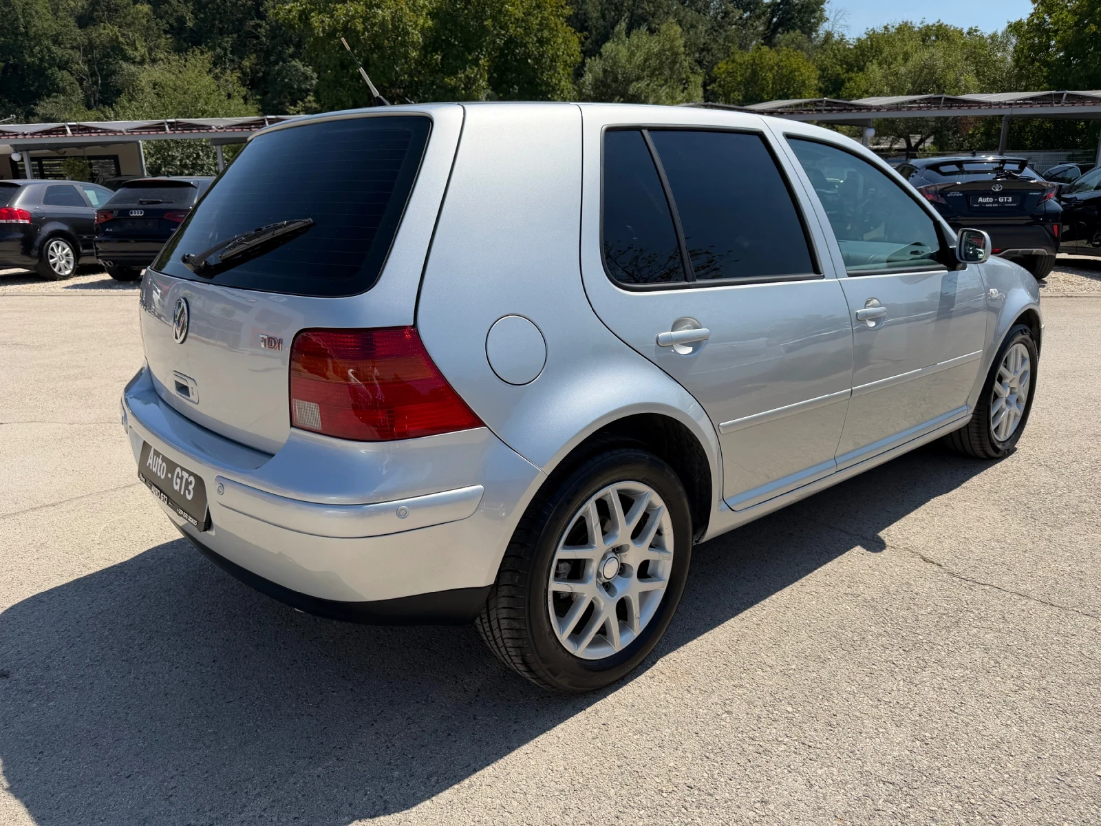 VW Golf 1.9TDI 131к.с 6ск. 2003г. H-line 242000км., снимка 4 - Автомобили и джипове - 55626104