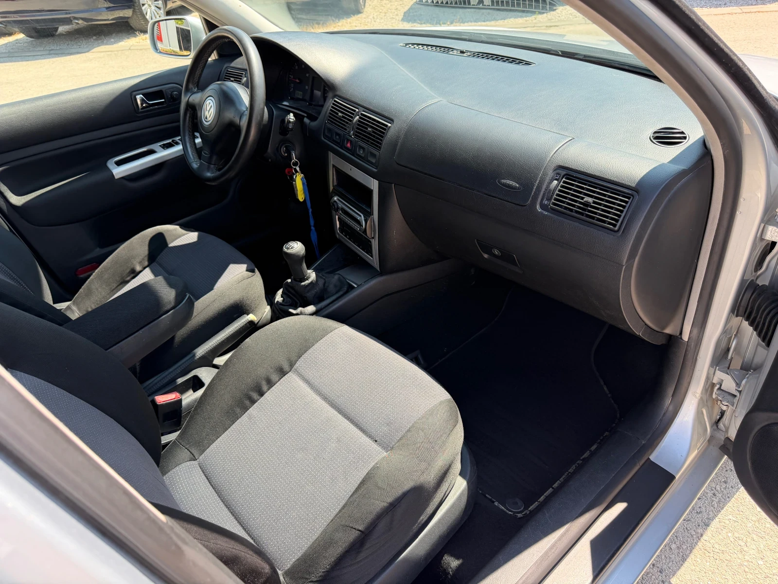 VW Golf 1.9TDI 131к.с 6ск. 2003г. H-line 242000км., снимка 15 - Автомобили и джипове - 55626104