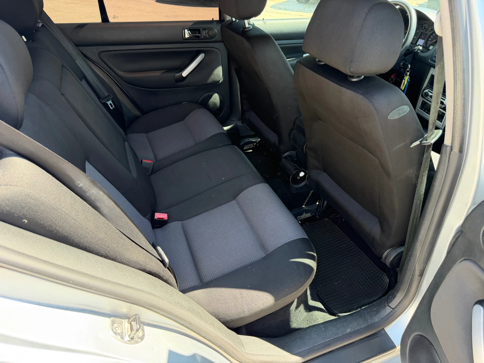 VW Golf 1.9TDI 131к.с 6ск. 2003г. H-line 242000км., снимка 14 - Автомобили и джипове - 55626104
