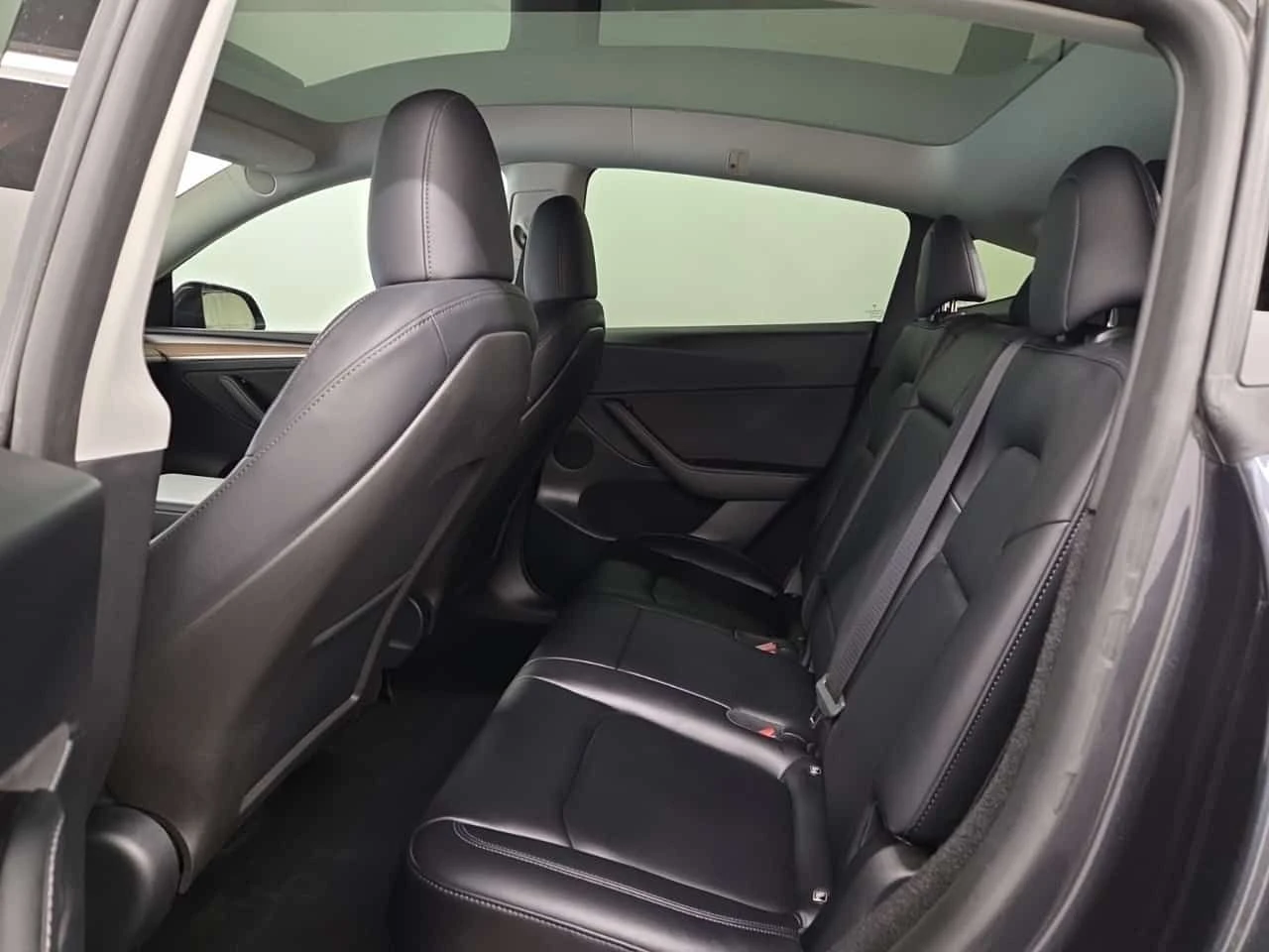 Tesla Model Y * LONG RANGE * АВТОКРЕДИТ БЕЗ ПЪРВОНАЧАЛНА ВНОСКА*, снимка 12 - Автомобили и джипове - 55637773