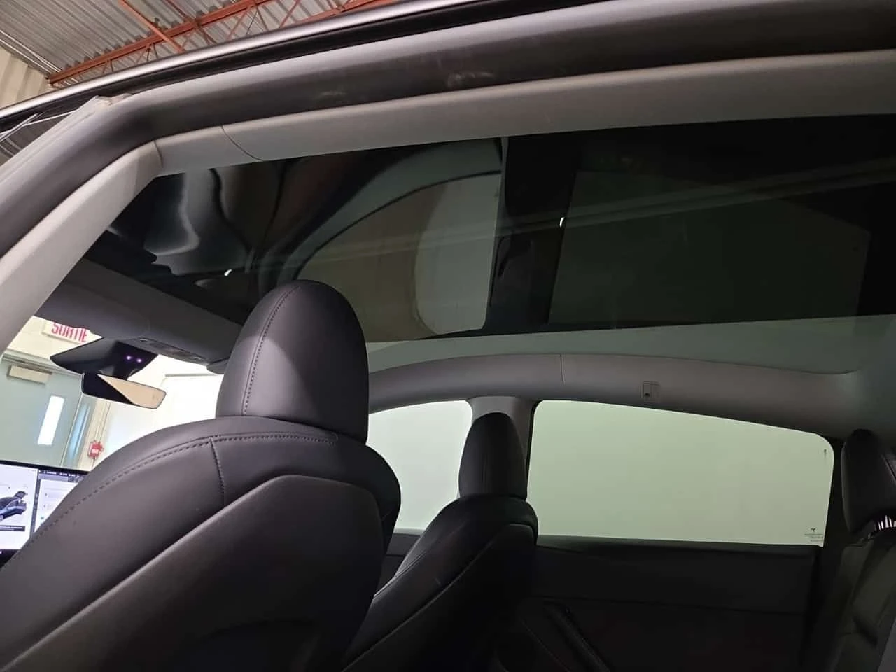 Tesla Model Y * LONG RANGE * АВТОКРЕДИТ БЕЗ ПЪРВОНАЧАЛНА ВНОСКА*, снимка 13 - Автомобили и джипове - 55637773