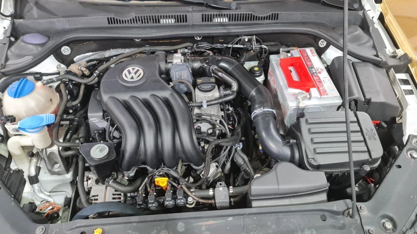 VW Jetta 2.0, снимка 8 - Автомобили и джипове - 55739738