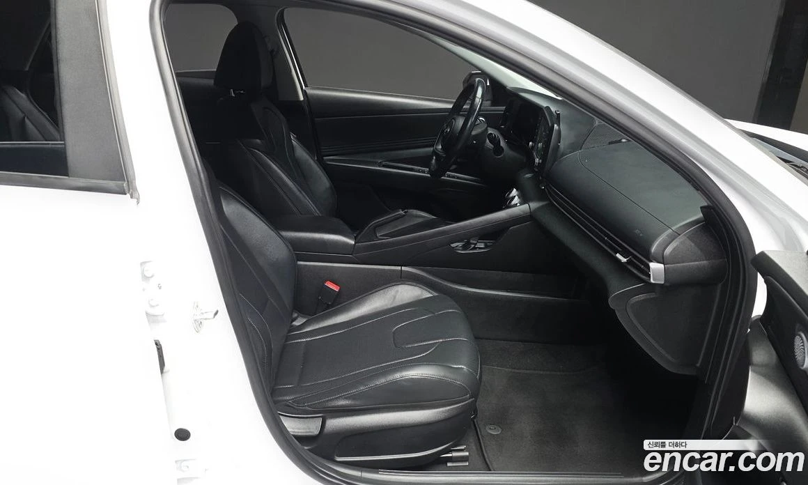 Hyundai Elantra 1.6 Smart, снимка 11 - Автомобили и джипове - 56155822
