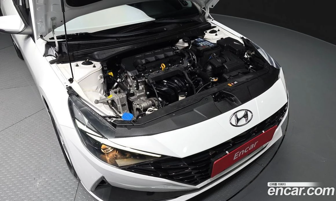 Hyundai Elantra 1.6 Smart, снимка 6 - Автомобили и джипове - 56155822