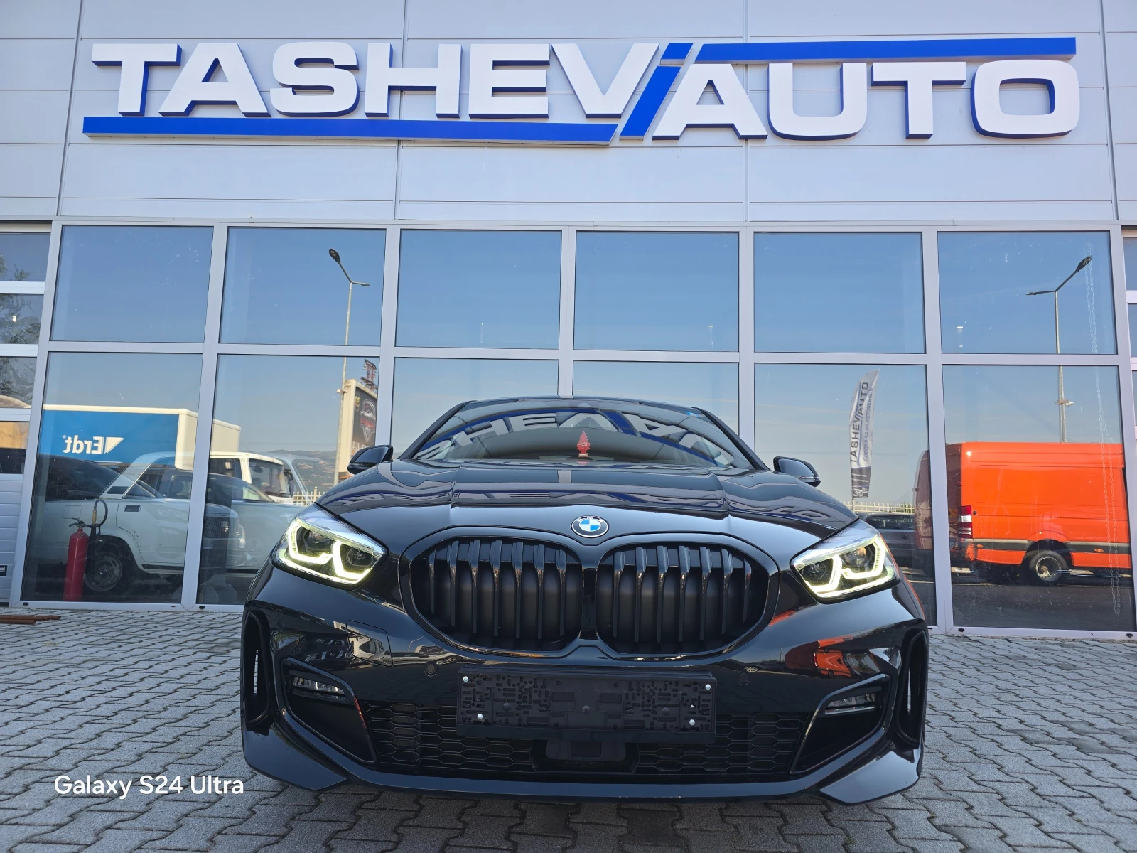 BMW 118 M-PAKET* * 22000км!!!!!!, снимка 3 - Автомобили и джипове - 56168541