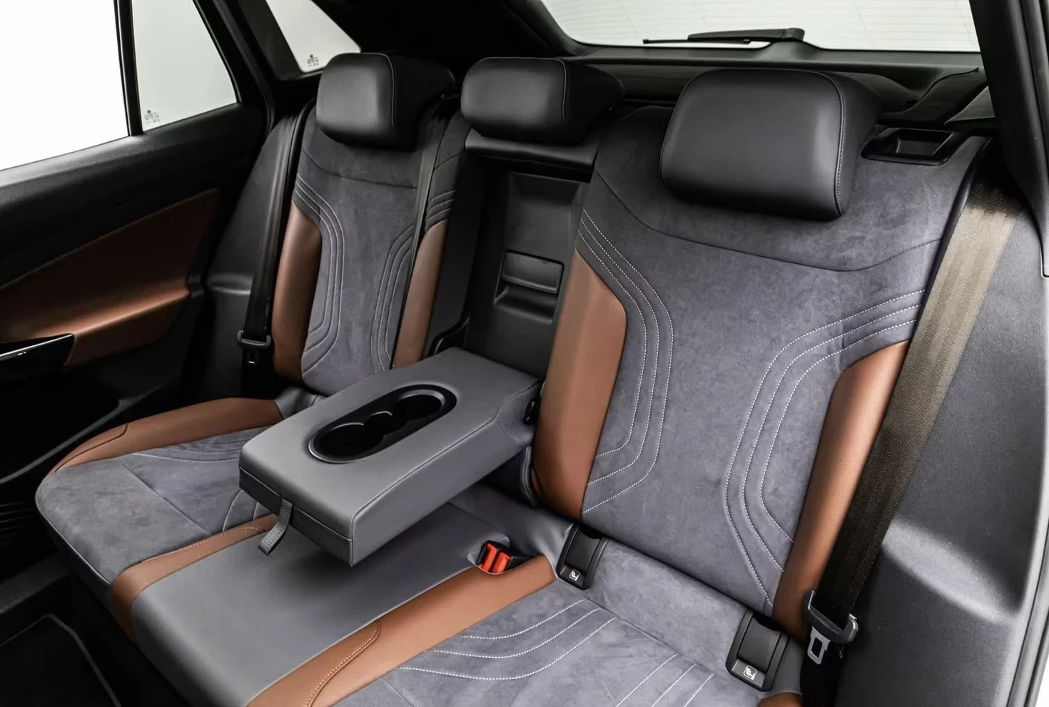 VW ID.4 108000км Всички екстри, снимка 10 - Автомобили и джипове - 56706365