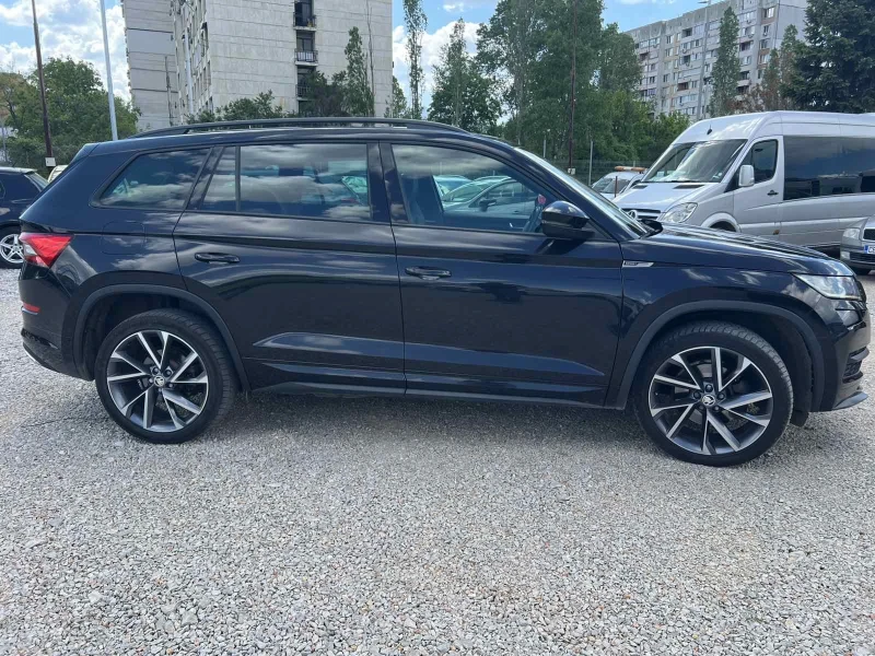 Skoda Kodiaq SPORTLINE/ 7 Местен, снимка 2 - Автомобили и джипове - 53190524