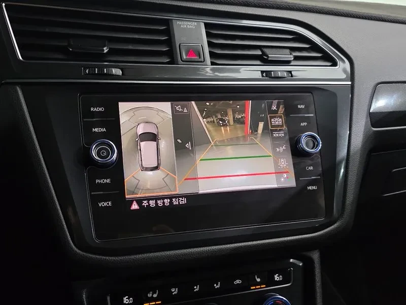 VW Tiguan 2.0 TDI PRESTIGE, снимка 14 - Автомобили и джипове - 54967475