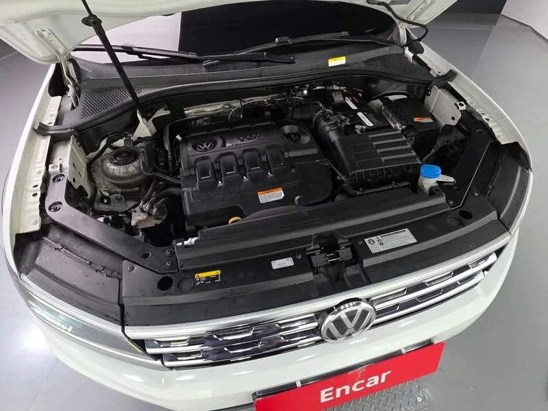 VW Tiguan 2.0 TDI PRESTIGE, снимка 6 - Автомобили и джипове - 54967475