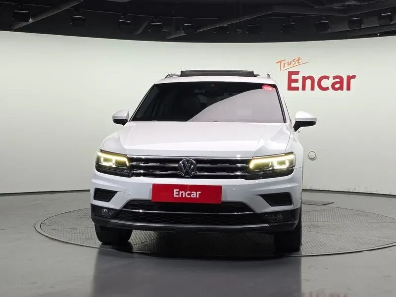 VW Tiguan 2.0 TDI PRESTIGE, снимка 3 - Автомобили и джипове - 54967475