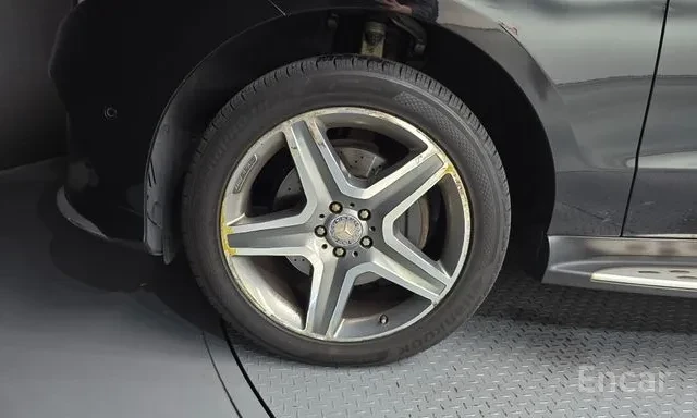 Mercedes-Benz GLE 350 4MATIC / AMG ПАКЕТ / ПАНОРАМА / ЛИЗИНГ, снимка 5 - Автомобили и джипове - 55226340