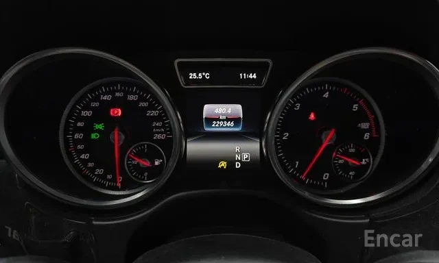 Mercedes-Benz GLE 350 4MATIC / AMG ПАКЕТ / ПАНОРАМА / ЛИЗИНГ, снимка 8 - Автомобили и джипове - 55226340