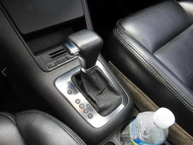 VW Tiguan 2.0 Tsi, снимка 10 - Автомобили и джипове - 55748572