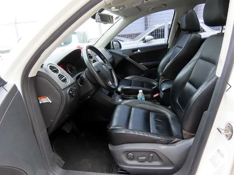 VW Tiguan 2.0 Tsi, снимка 5 - Автомобили и джипове - 55748572