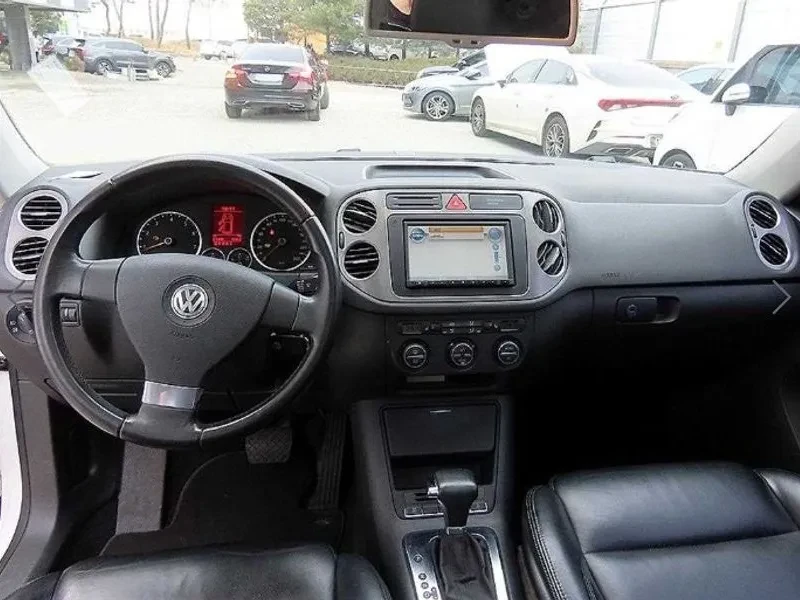 VW Tiguan 2.0 Tsi, снимка 7 - Автомобили и джипове - 55748572