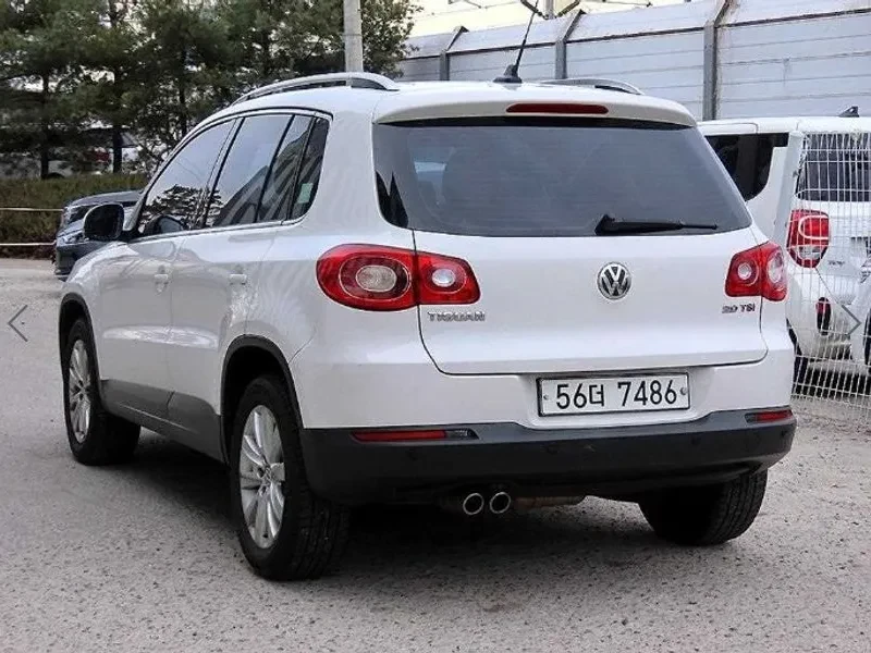 VW Tiguan 2.0 Tsi, снимка 3 - Автомобили и джипове - 55748572