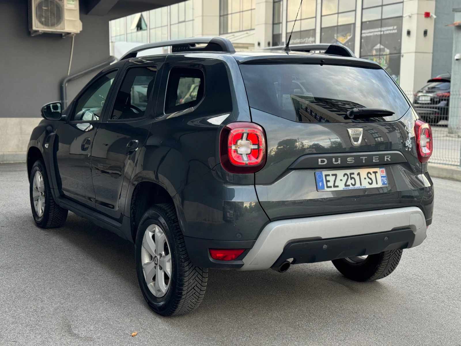 Dacia Duster TCe130 Гаранционен - изображение 5