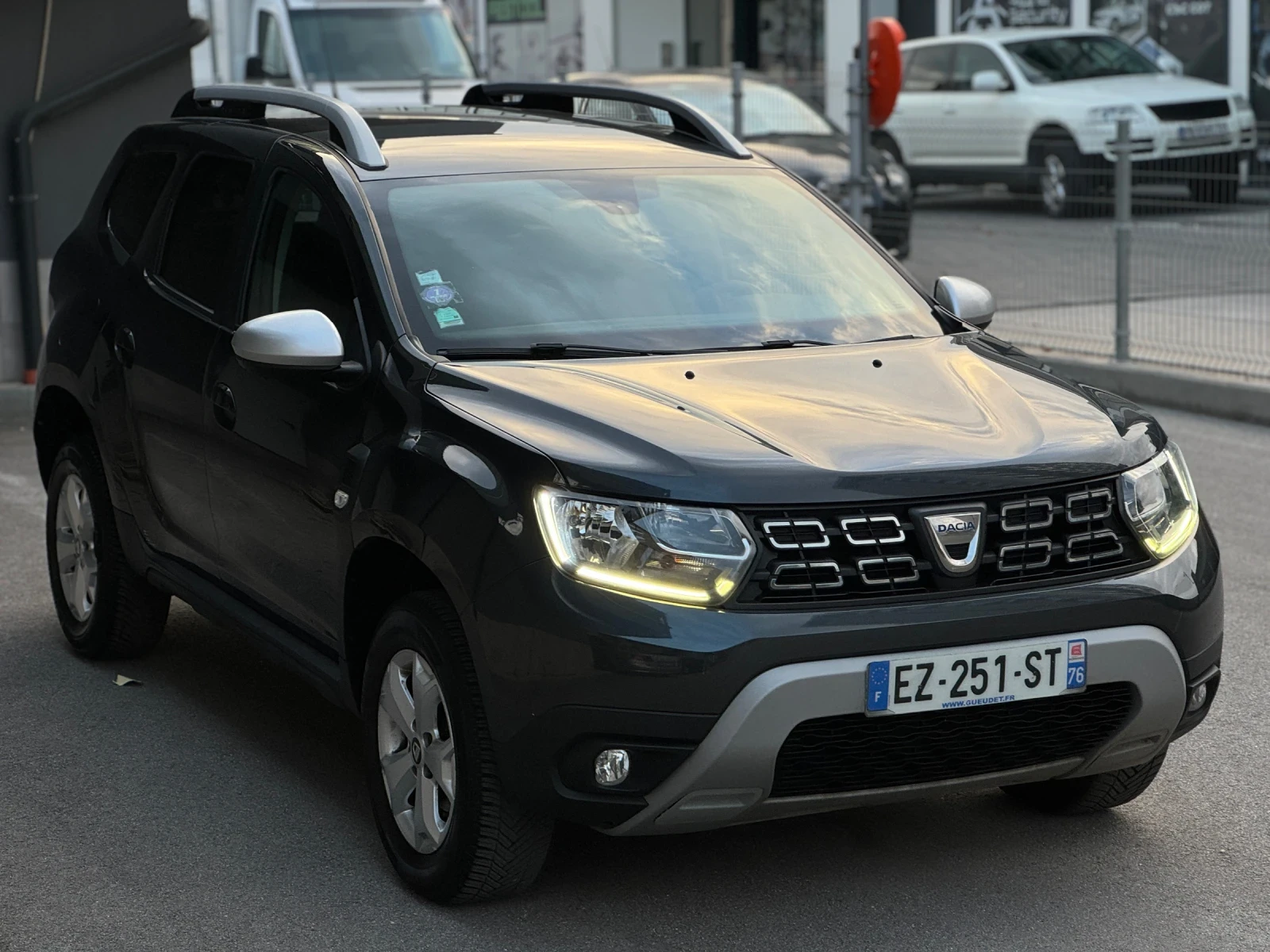 Dacia Duster TCe130 Гаранционен - изображение 3