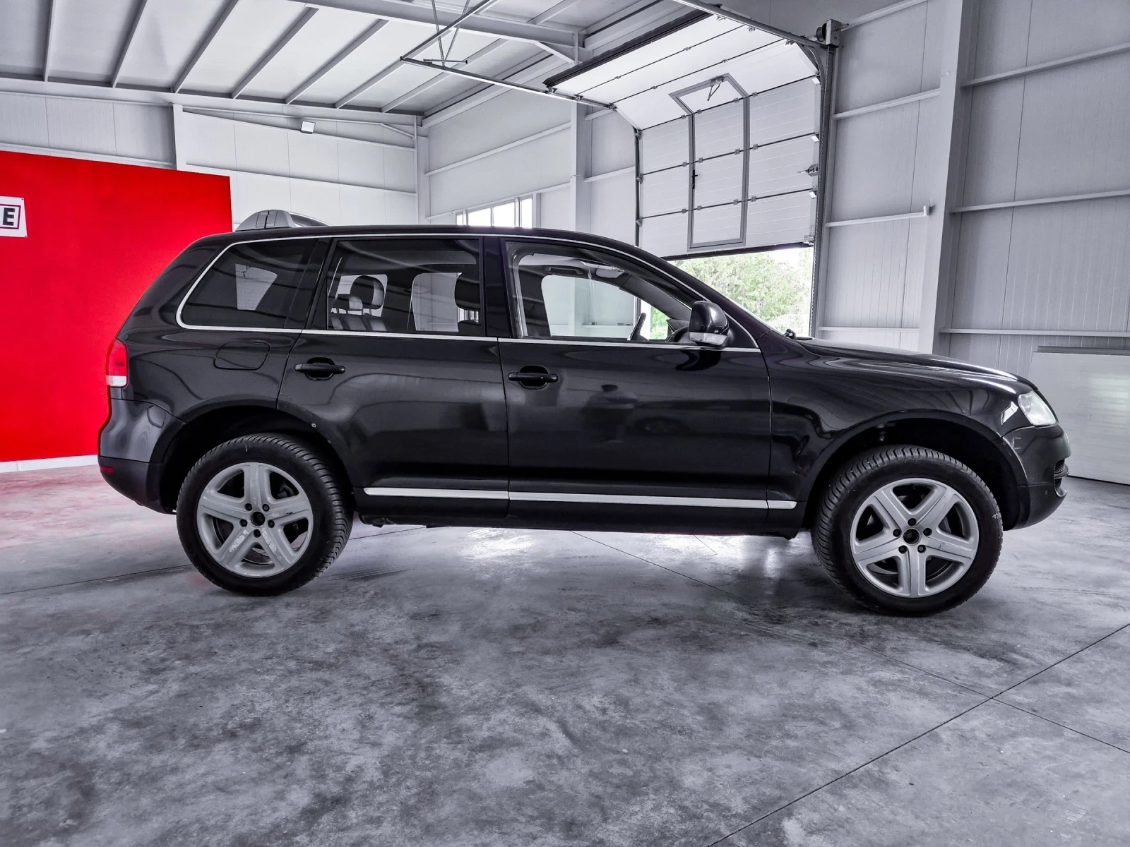 VW Touareg 3.0 TDI / V6 / Автоматик / Въздушно - изображение 3