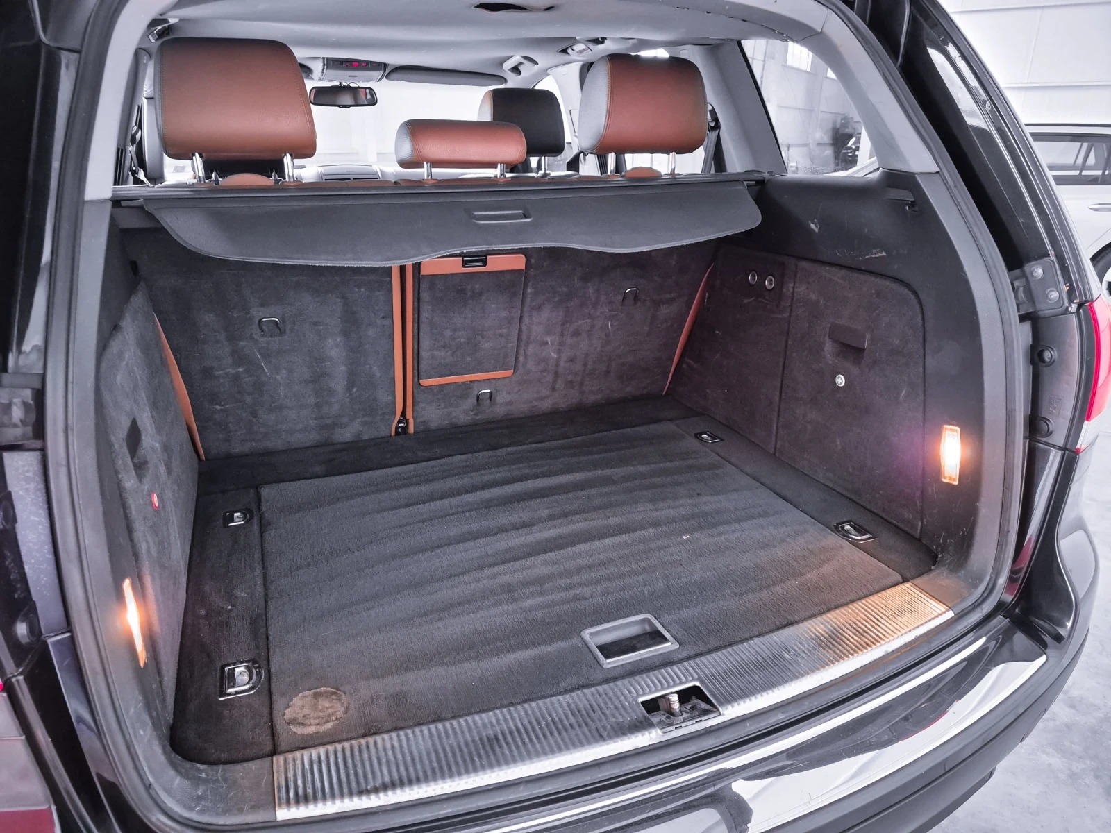 VW Touareg 3.0 TDI / V6 / Автоматик / Въздушно - изображение 9