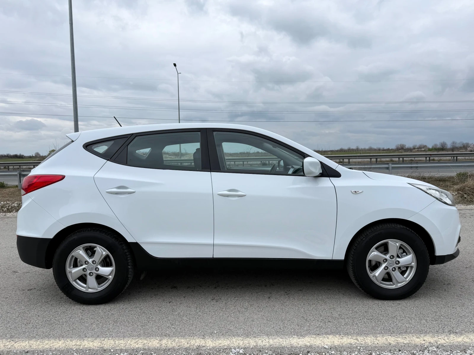 Hyundai IX35 2.0 CRDi / NAVI / CAMERA / TEMPOMAT / FULL SERVICE | Mobile.bg � ����������� 5