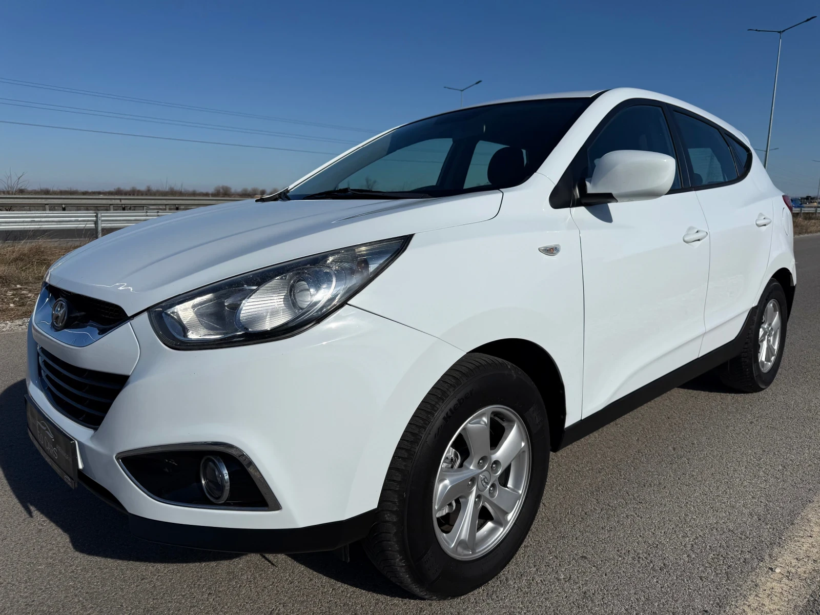 Hyundai IX35 2.0 CRDi / NAVI / CAMERA / TEMPOMAT / FULL SERVICE, снимка 3 - Автомобили и джипове - 53817580