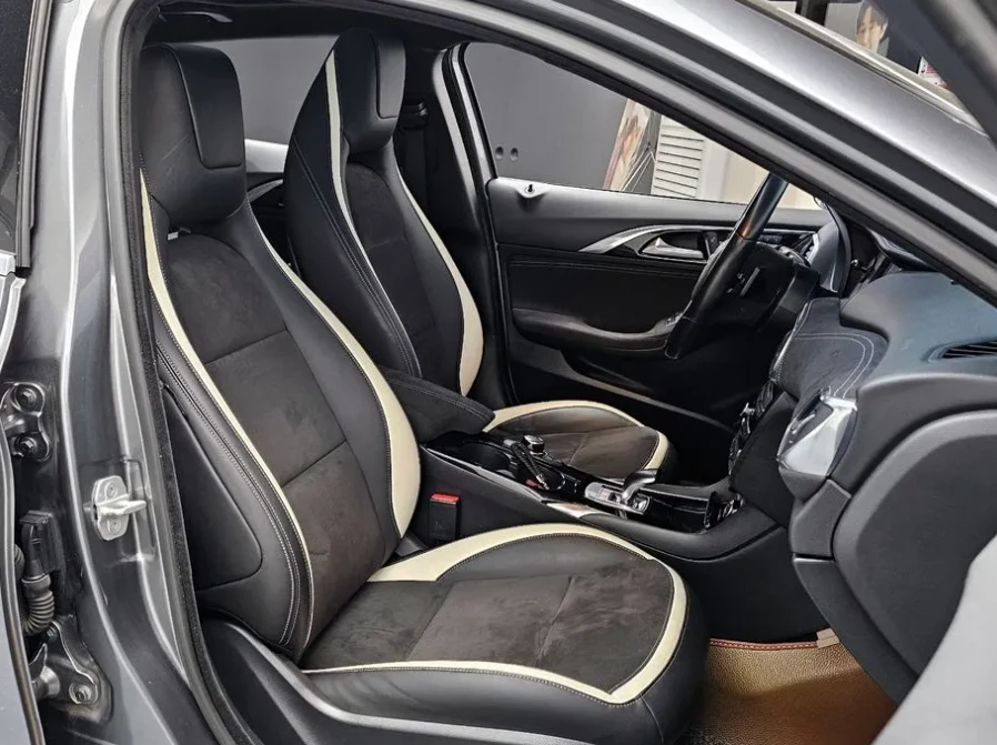 Infiniti Q30 2.0 бензин, снимка 6 - Автомобили и джипове - 54862793